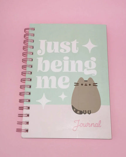 Caderno A5 Just Being me by Pusheen the Cat - Bee my Gift